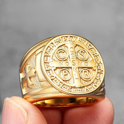 Anel de São Bento Dourado