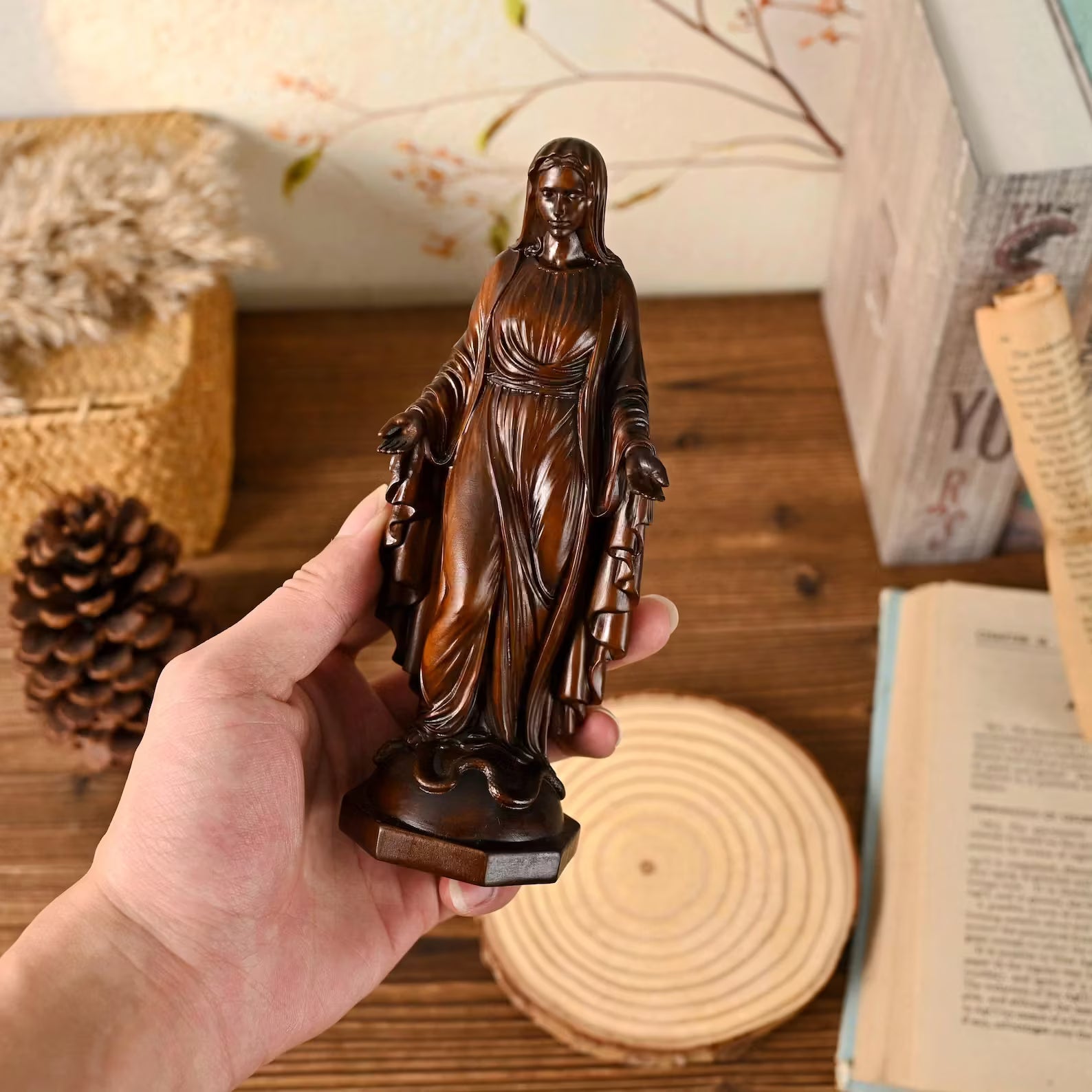 Imagem Virgem Maria em Madeira