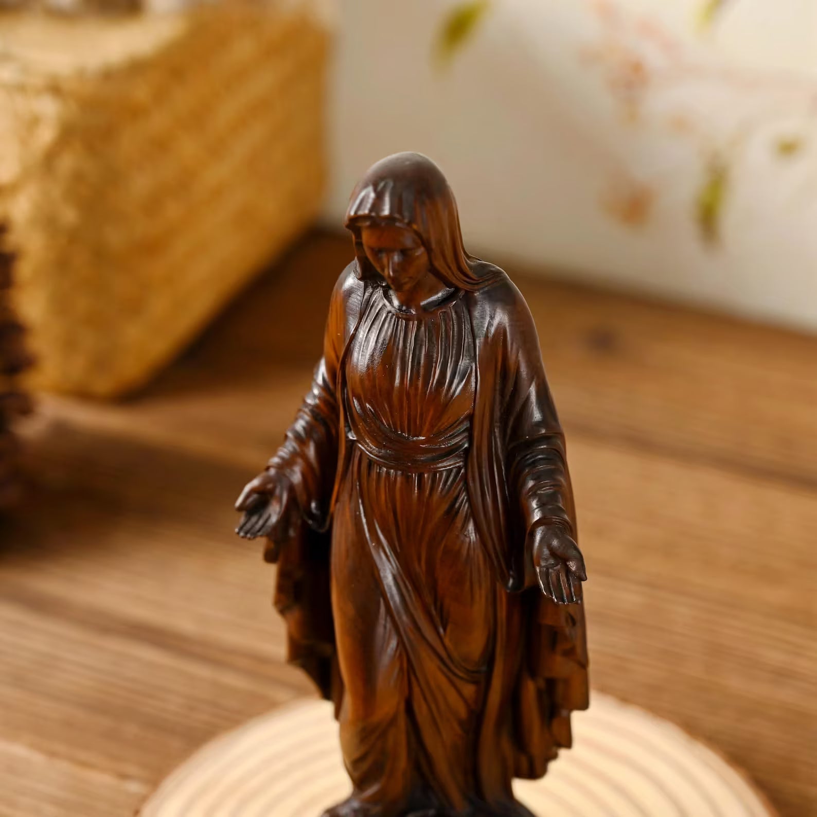 Imagem Virgem Maria em Madeira