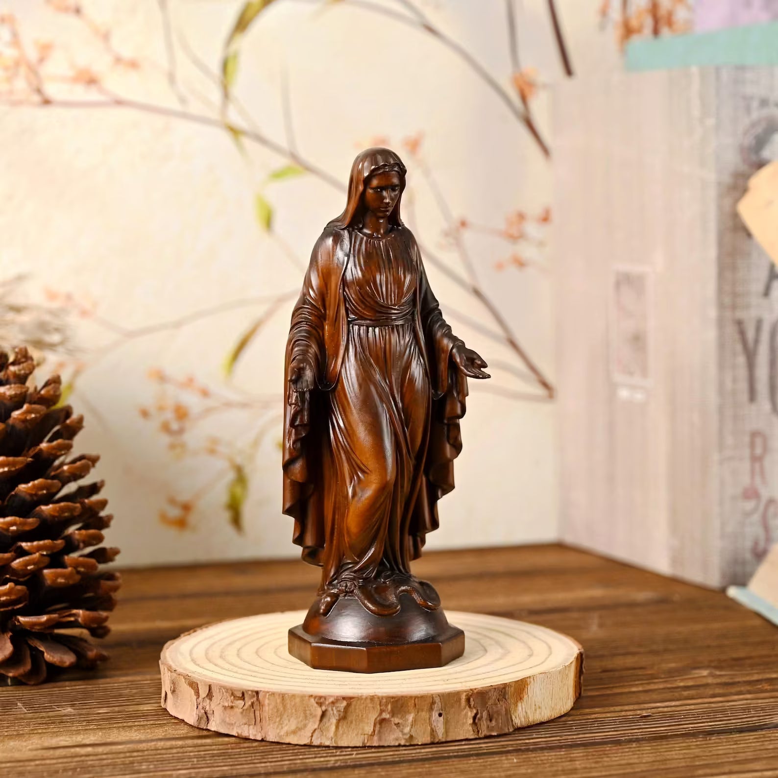 Imagem Virgem Maria em Madeira