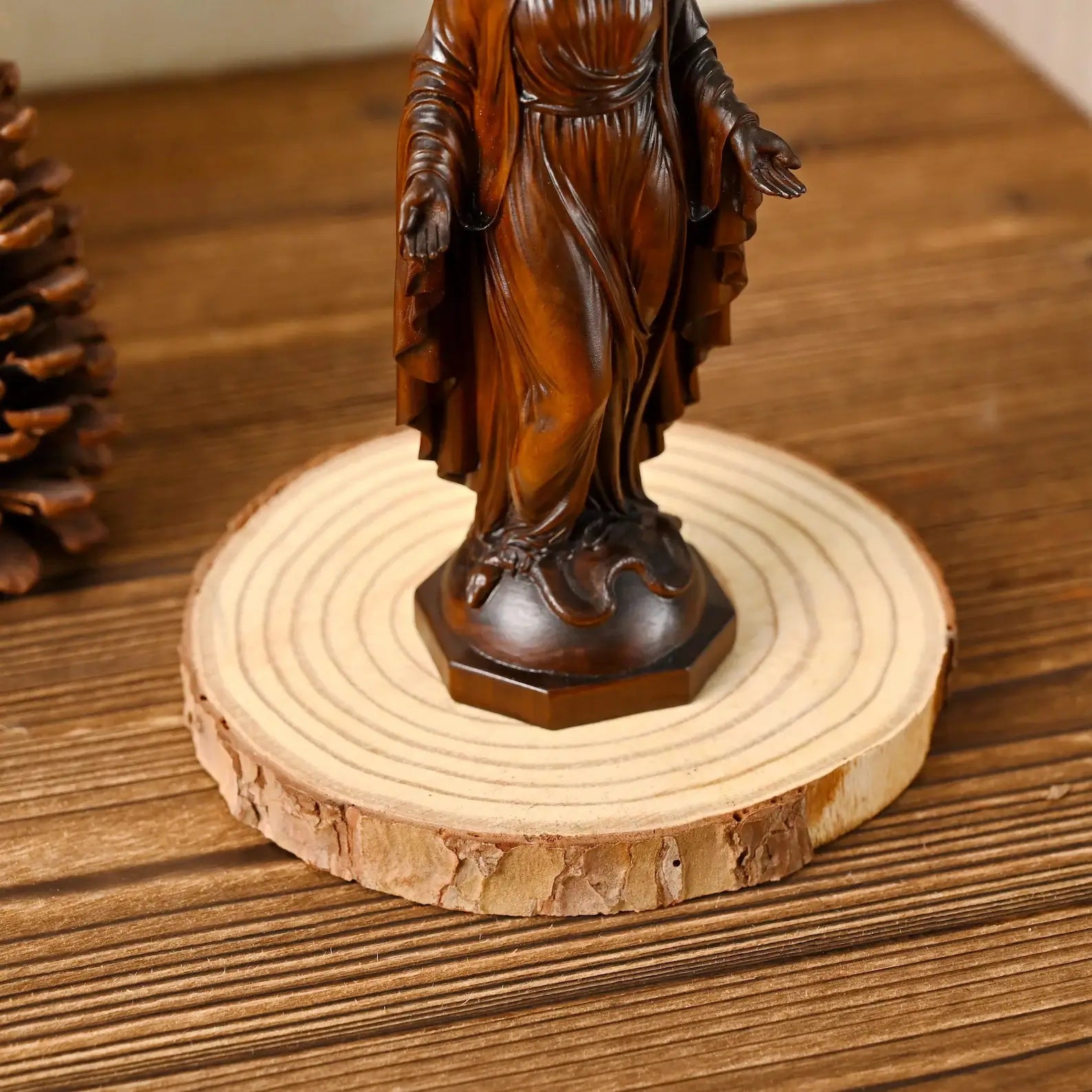 Imagem Virgem Maria em Madeira