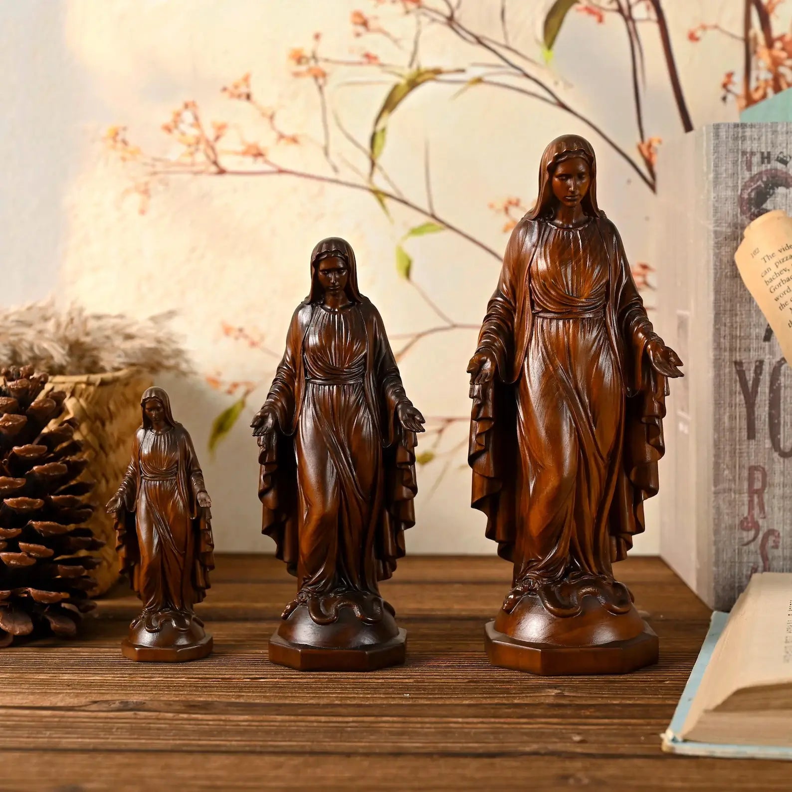 Imagem Virgem Maria em Madeira